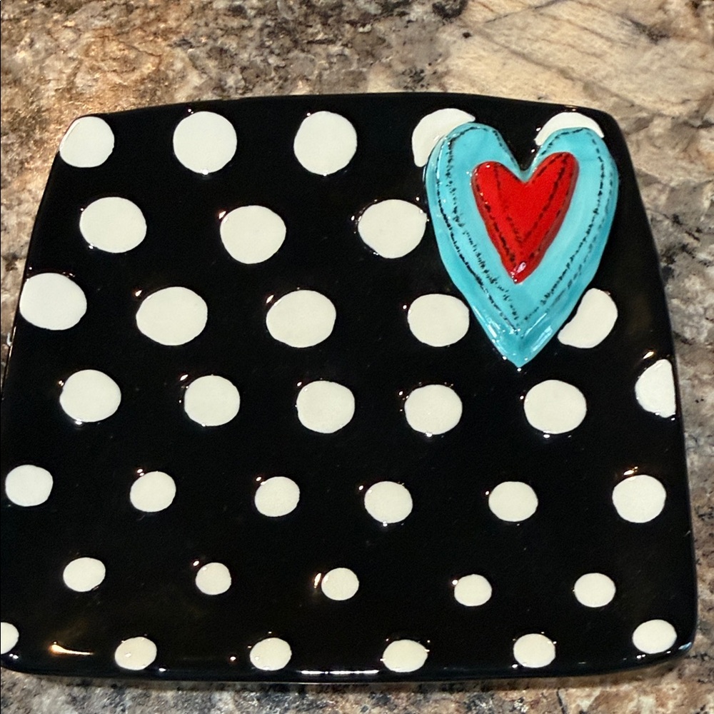 Polka Dot Heart Square Plate - Picture 3 of 5